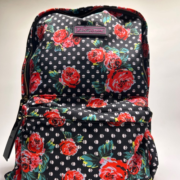 Betsey Johnson- backpack new main image 4